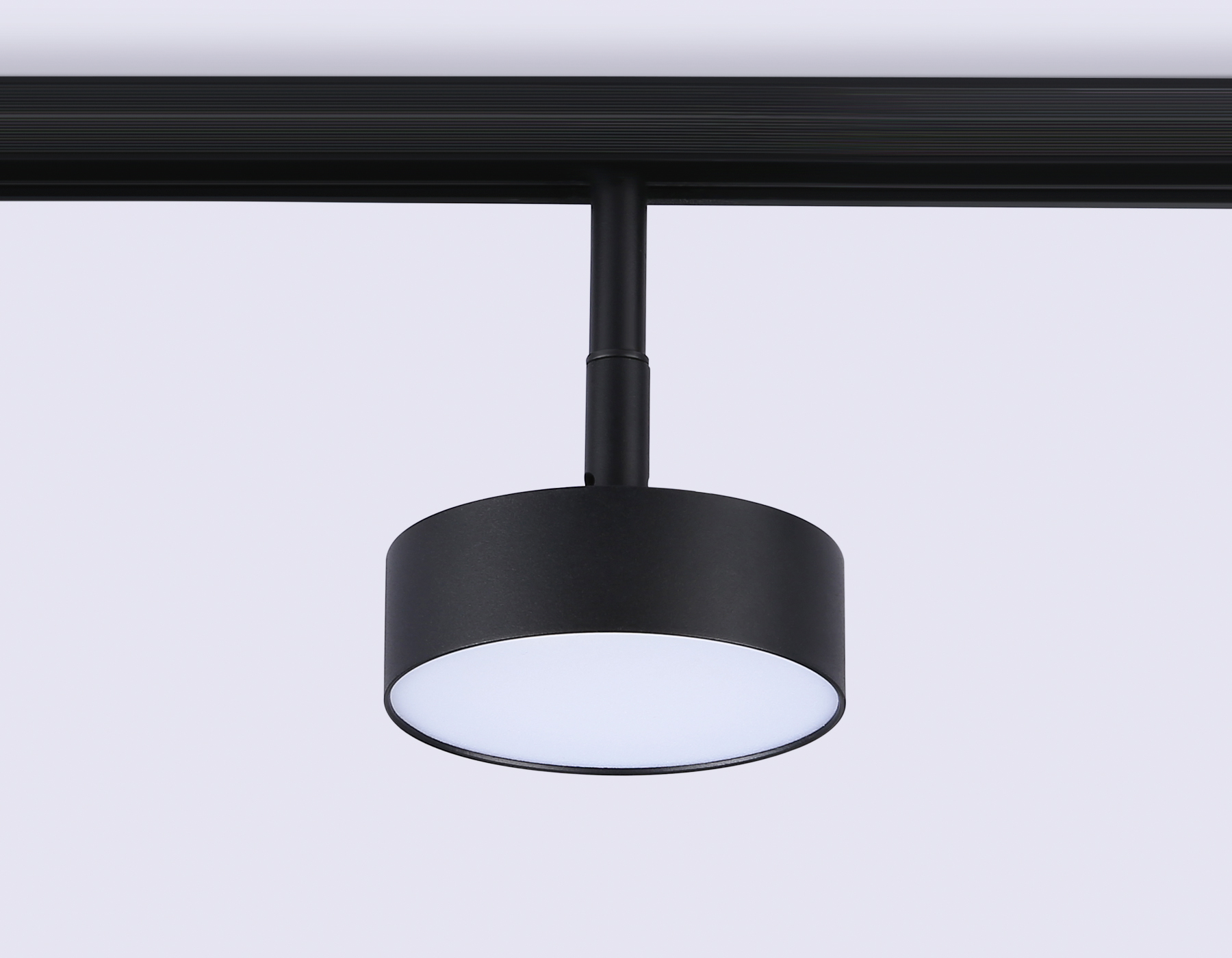 Светильник трековый Ambrella Magnetic GL3853 BK черный IP20 12W 4200K 48V D95*30