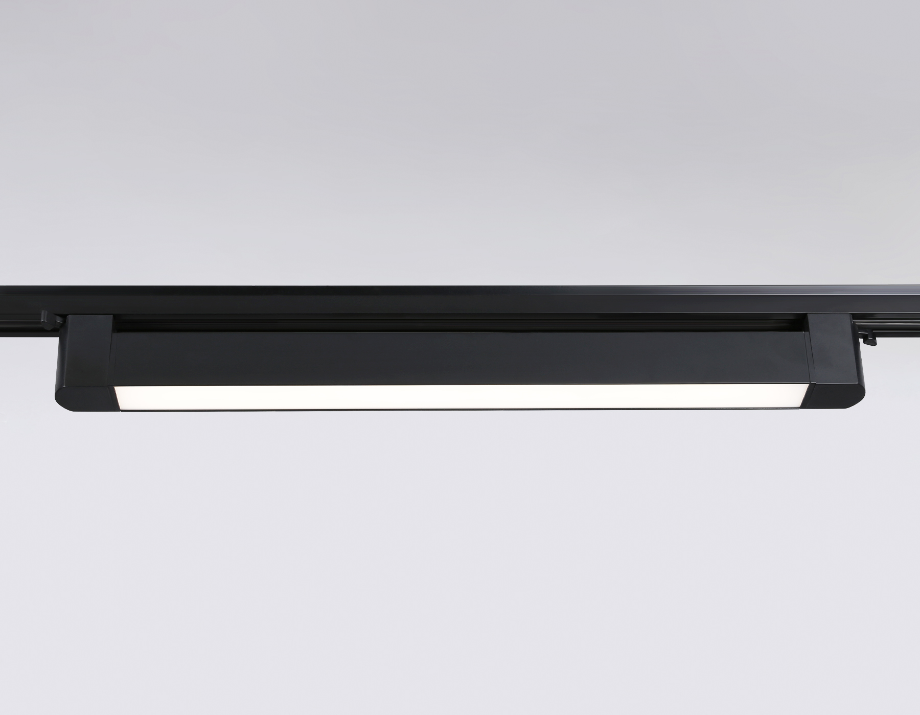 Трековый однофазный светильник Ambrella GL6739 BK черный IP20 30W 4200K 458*35*57