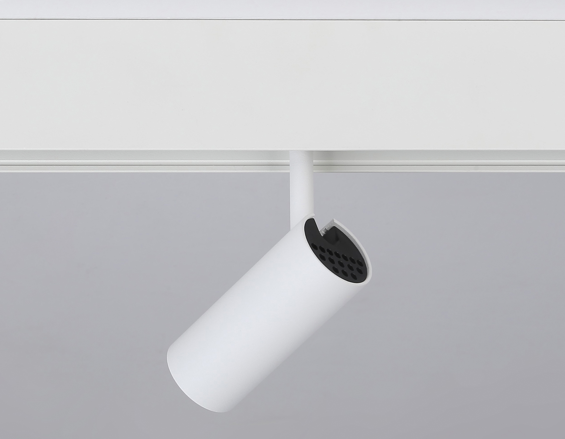 Трековый низковольтный светильник GL3810 WH белый IP20 7W 4200K 48V 24° D35*80