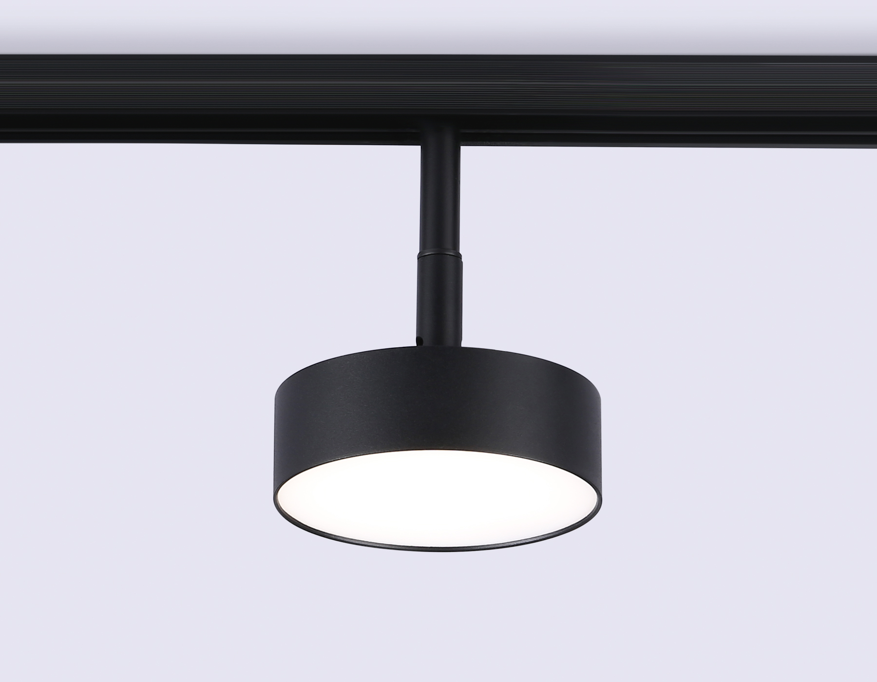 Светильник трековый Ambrella Magnetic GL3853 BK черный IP20 12W 4200K 48V D95*30