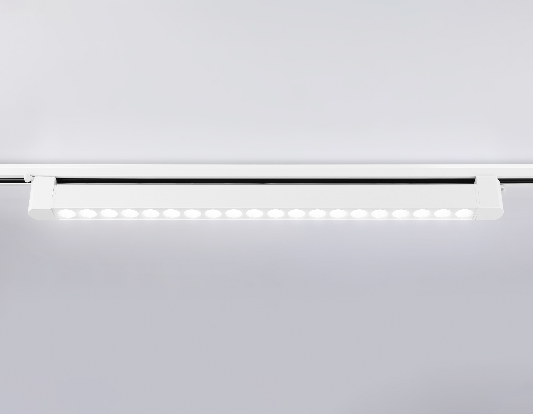 Трековый однофазный светильник Ambrella GL6718 WH белый IP20 40W 4200K 24° 590*35*57