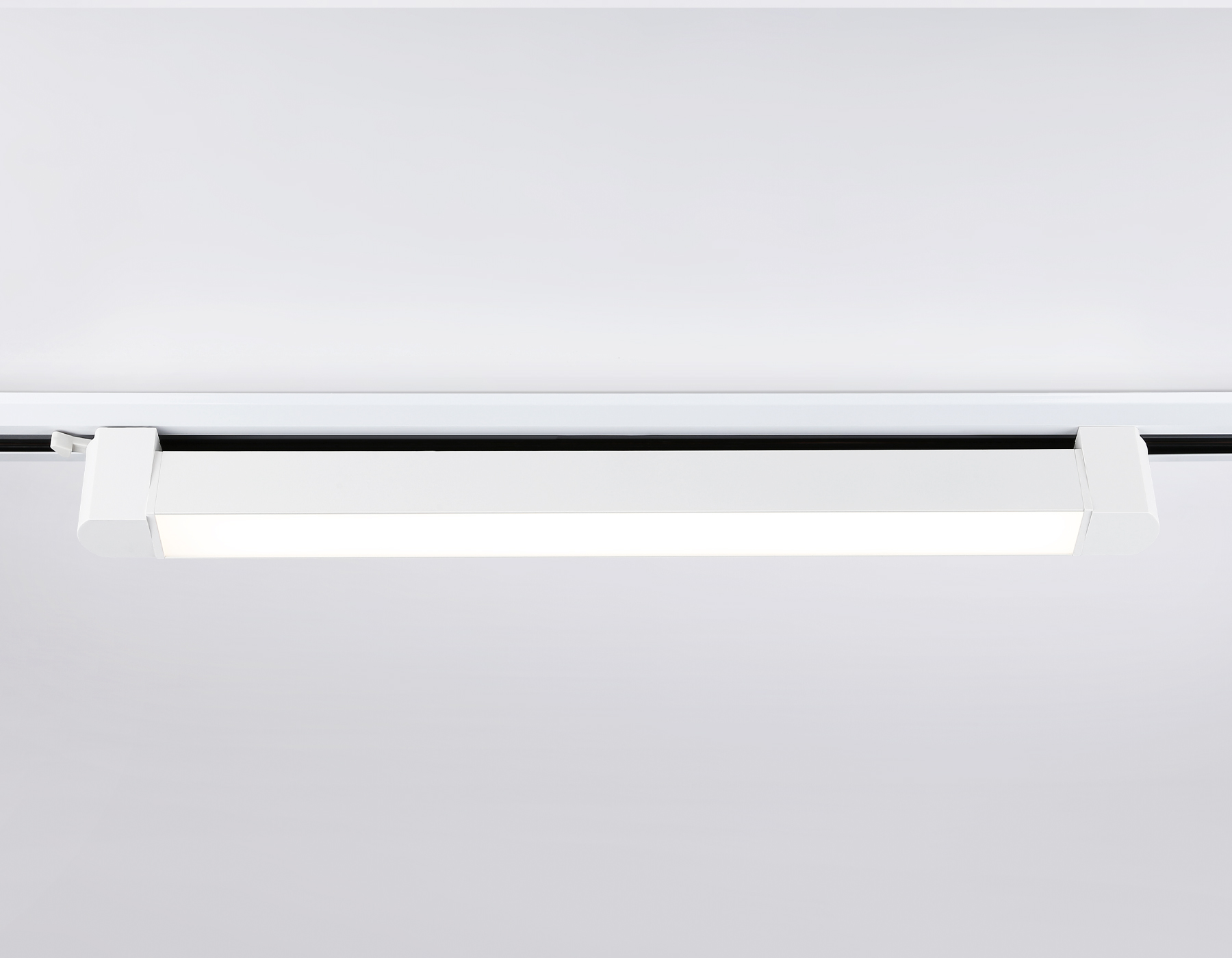 Трековый однофазный светильник Ambrella GL6736 WH белый IP20 30W 4200K 458*35*57