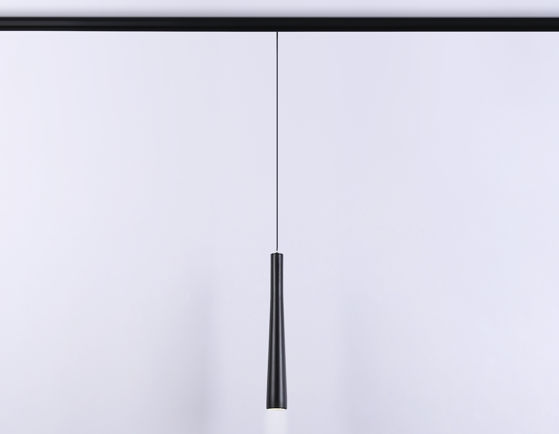 Светильник трековый подвесной Ambrella Magnetic GL4351 BK черный IP20 6W 4200K 48V 24° D40*H300