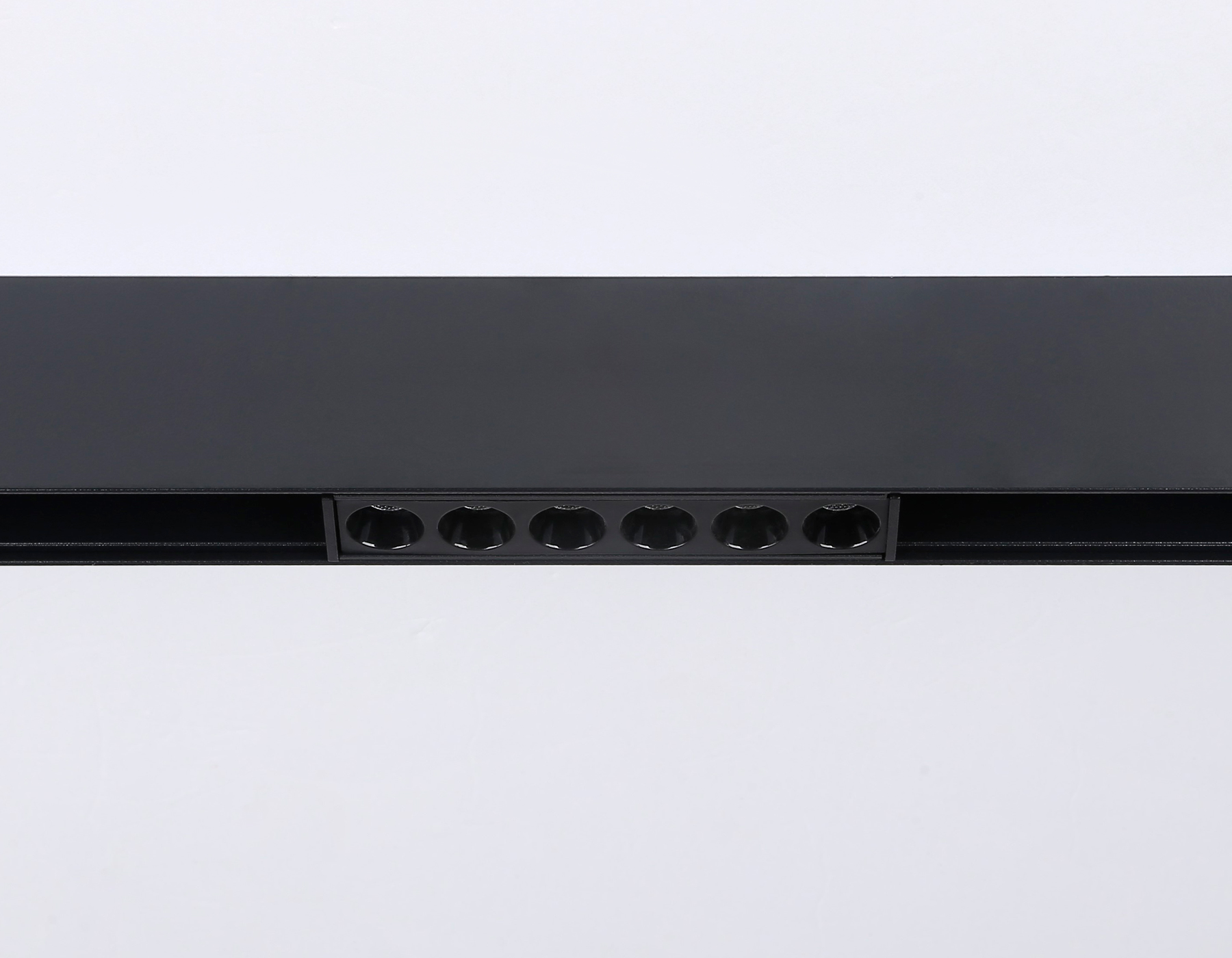 Трековый низковольтный светильник GL4019 BK черный IP20 6W 4200K 48V 24° 115*22*45