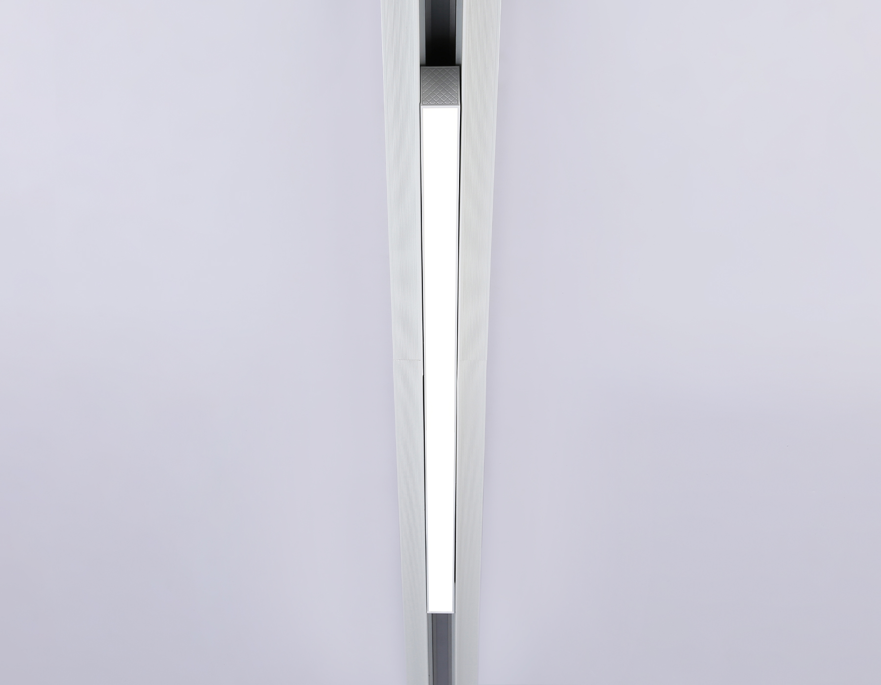 Светильник трековый Ambrella Magnetic GL4012 WH белый IP20 36W 4200K 48V 900*22*45