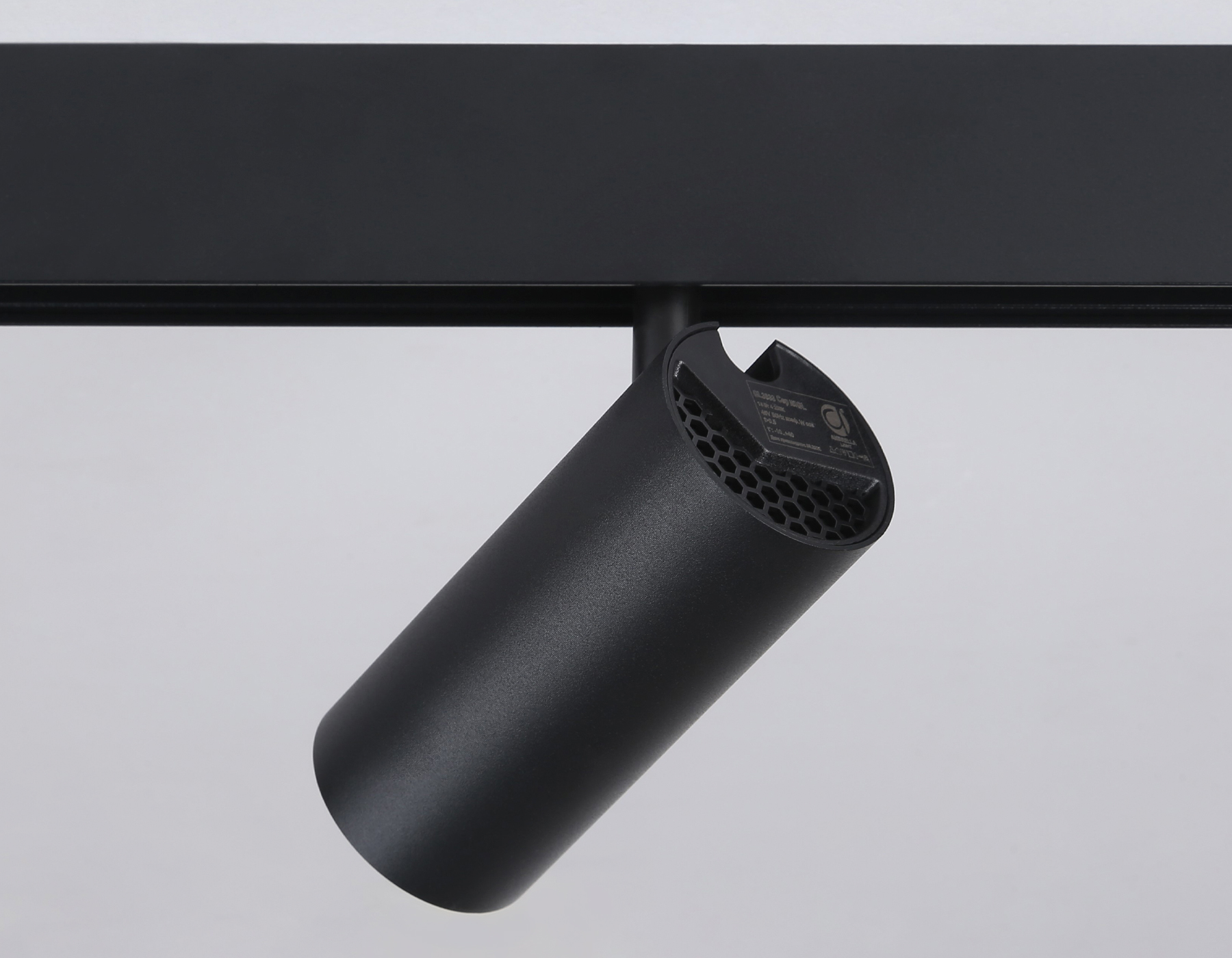 Трековый низковольтный светильник GL3833 BK черный IP20 15W 4200K 48V 24° D57*128