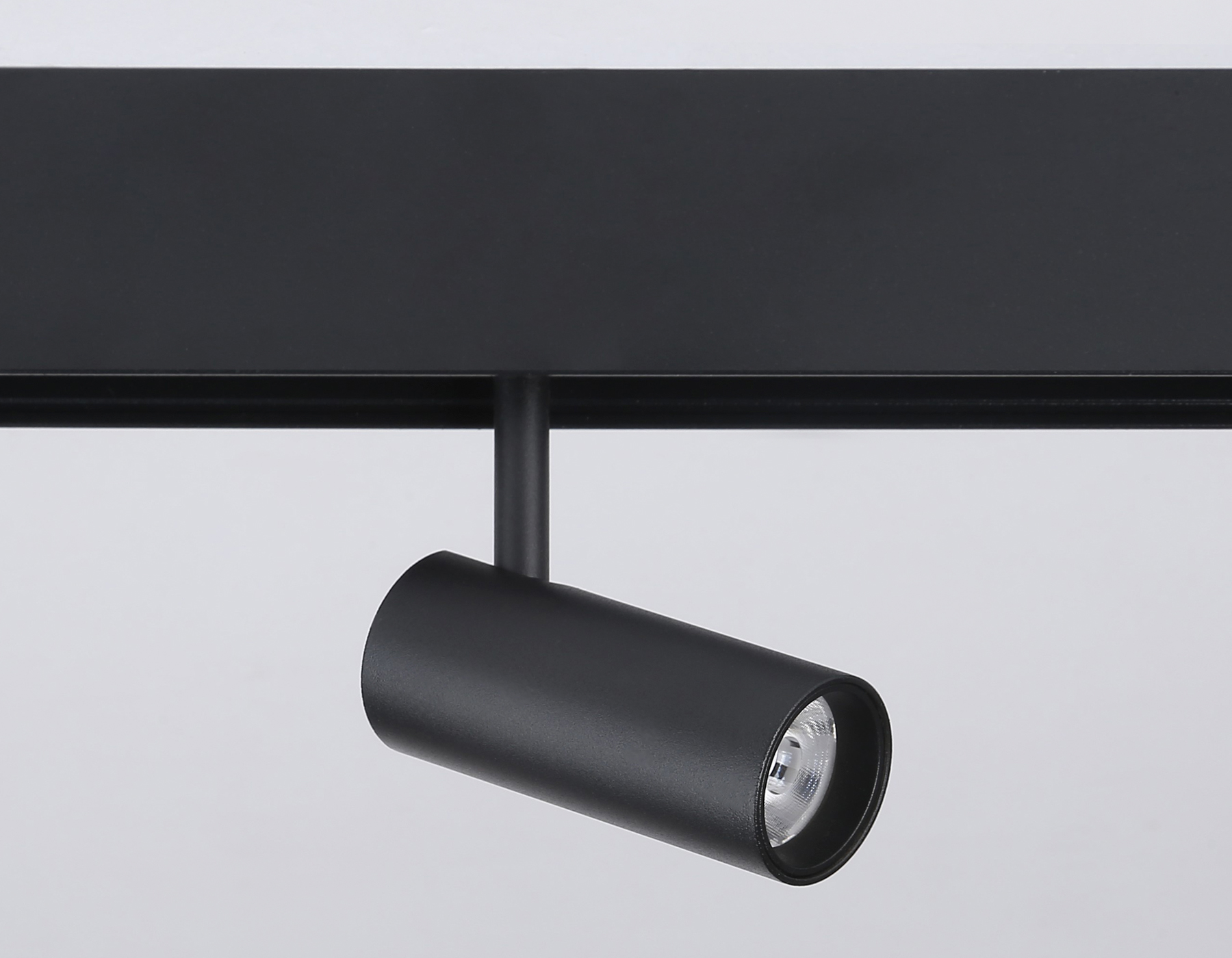 Трековый низковольтный светильник GL3814 BK черный IP20 7W 4200K 48V 24° D35*80