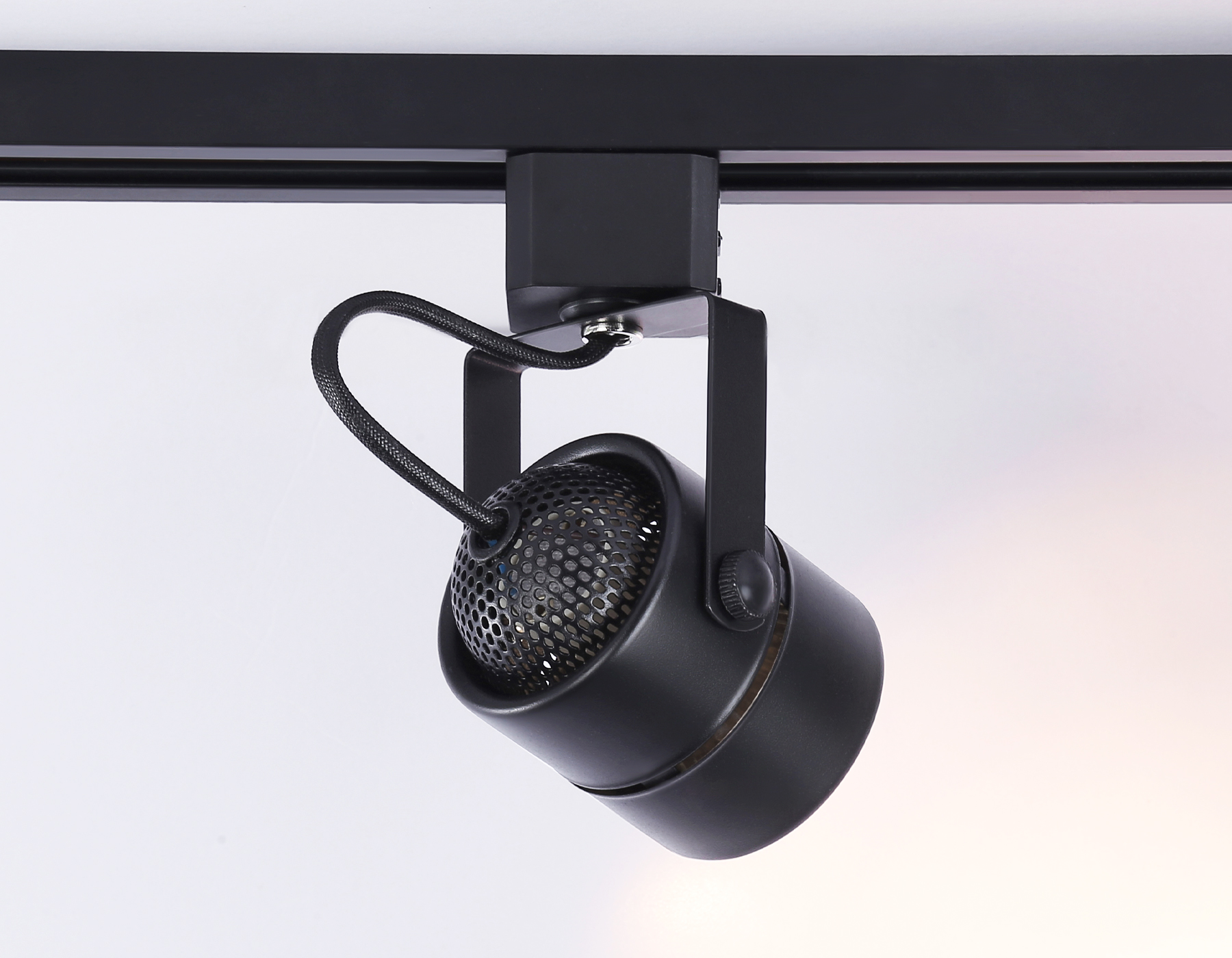 Трековый однофазный светильник со сменной лампой Ambrella GL5102 BK черный GU10 max 12W