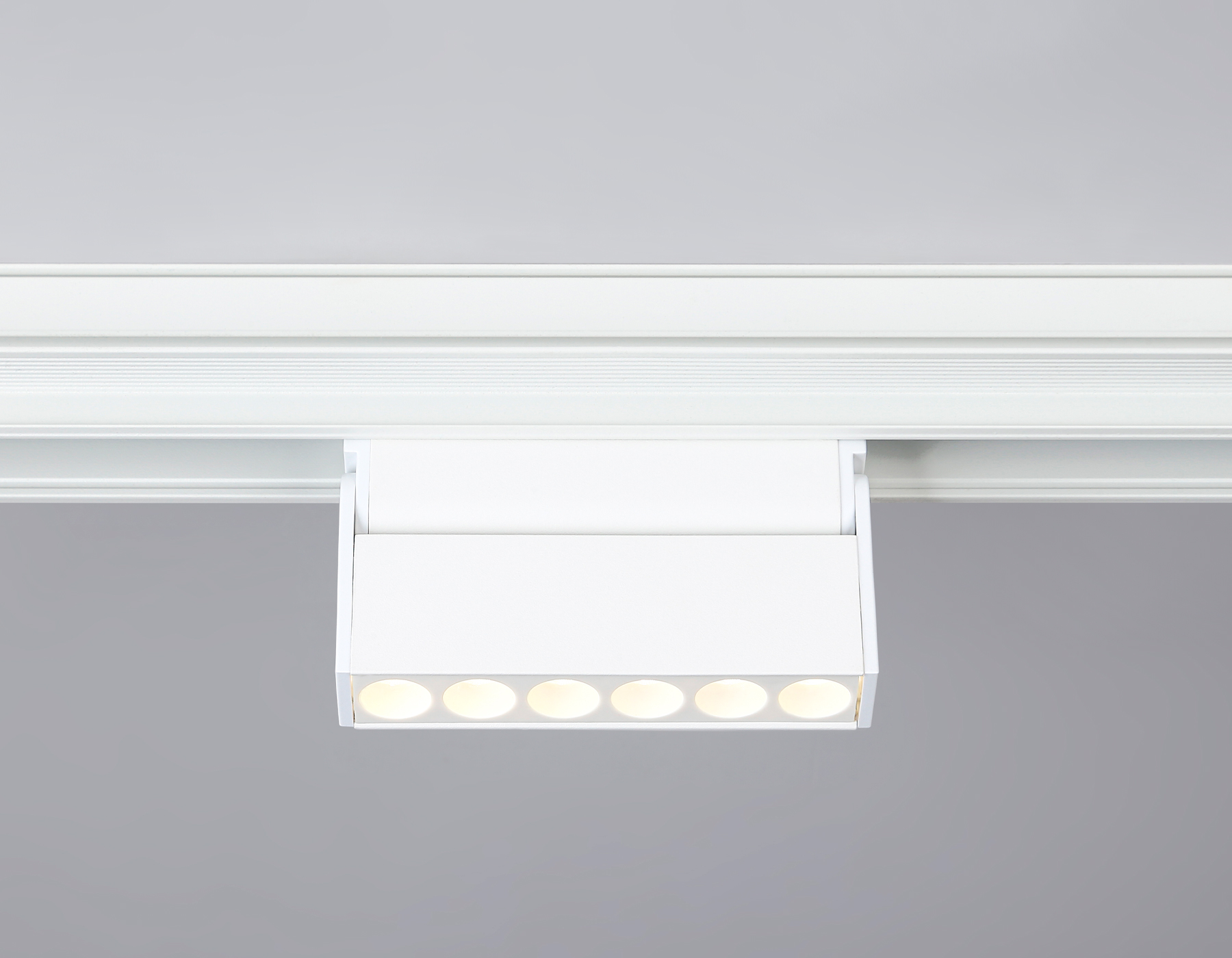 Трековый низковольтный светильник GL4038 WH белый IP20 6W 4200K 48V 24° 115*22*105