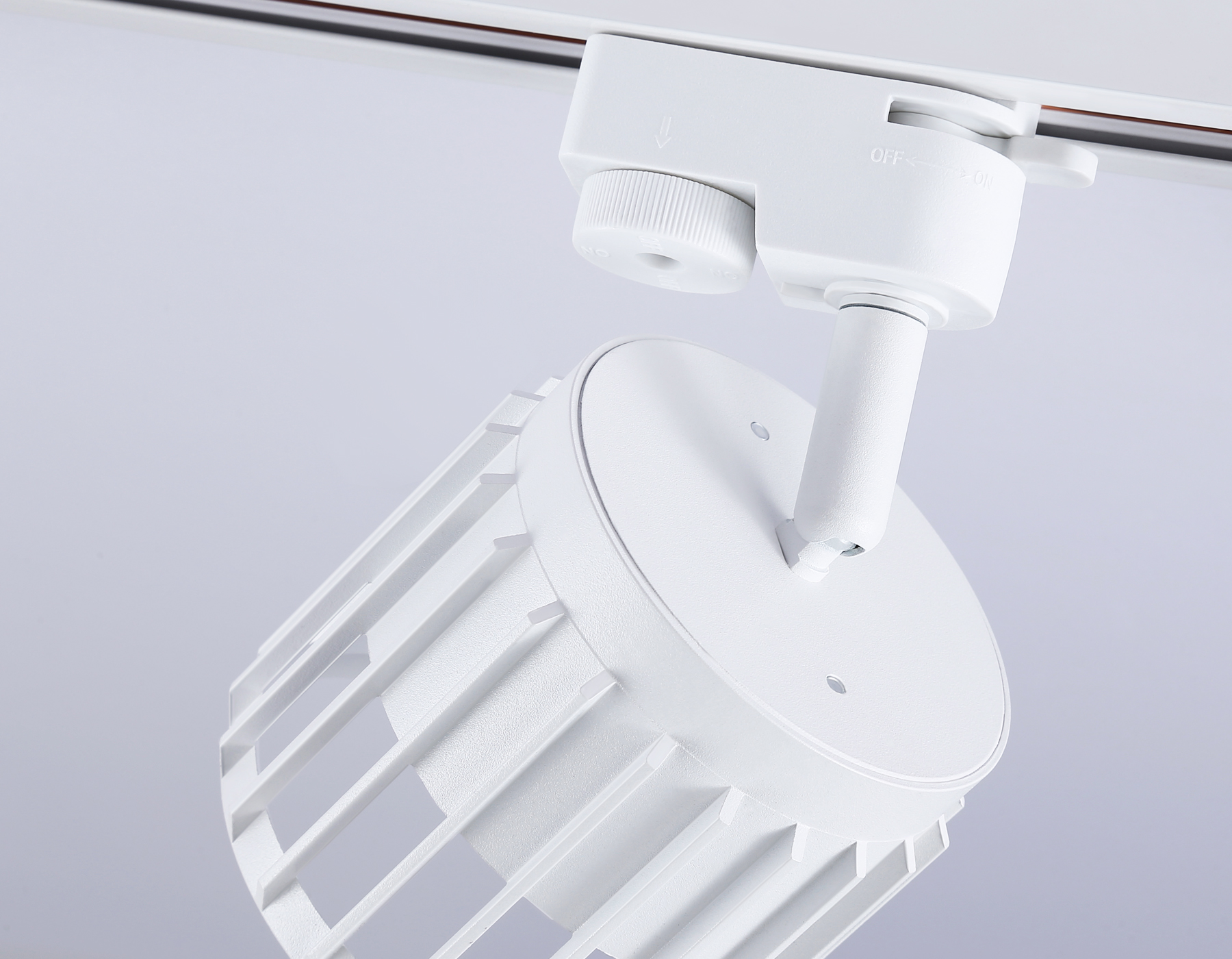 Трековый светильник Ambrella GL5348 WH белый GX53 D100*80